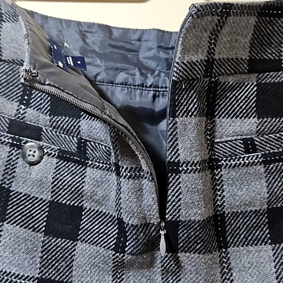 Gap Tartan Style Cotton Grey and Black Plaid Mini Skirt - Picture 6 of 11
